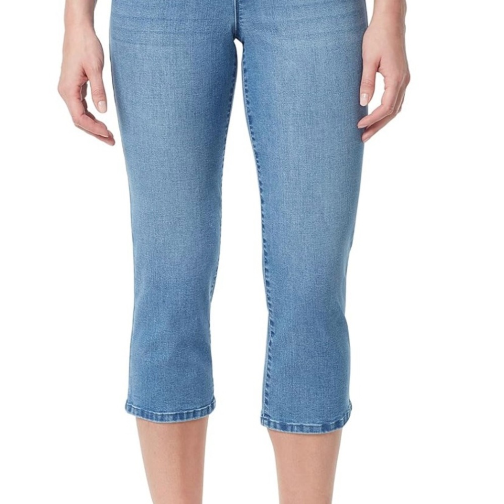 Bandolino Blue Ankle Cropped Jeans with Classic Medium Wash (Maia) NWT